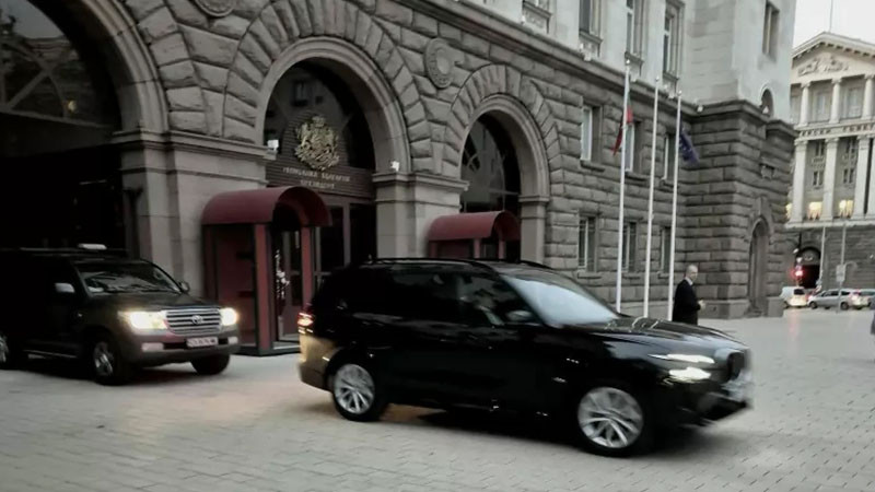 Калин Стоянов: Радев замени шкодата с чисто ново BMW X7, съпровождано от два високопроходими джипа