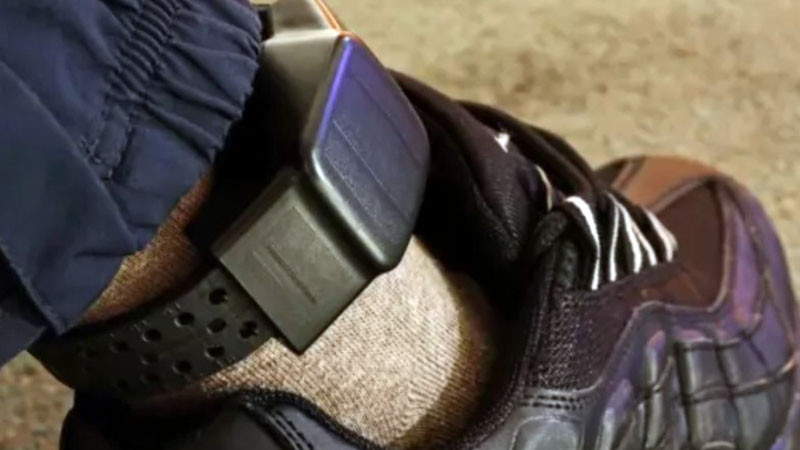 Домашните насилници в Германия ще трябва да носят електронни гривни