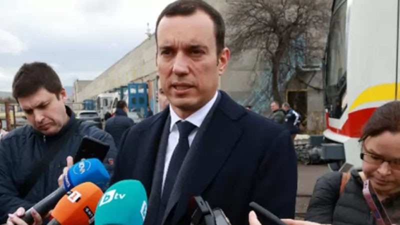 Кметът на София не е против столичани да си протестират, но той няма да отмени оскъпеното паркиране