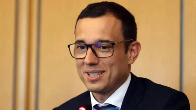 Васил Терзиев с годишен отчет – положението му е „шампанско и сълзи“