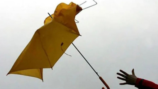 Силен вятър в 18 области в петък, валежи на запад и в Рило-Родопската област