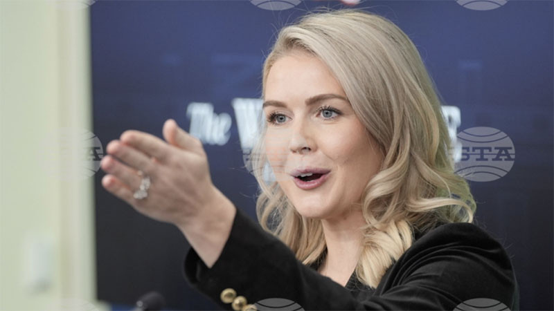 Белият дом защити Тръмп, който нарече репортерка „прасе"