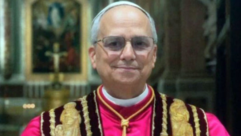 Папата измени закон, за да позволи на жени да оглавяват администрацията на Ватикана