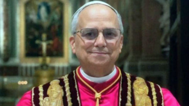 Папата измени закон, за да позволи на жени да оглавяват администрацията на Ватикана