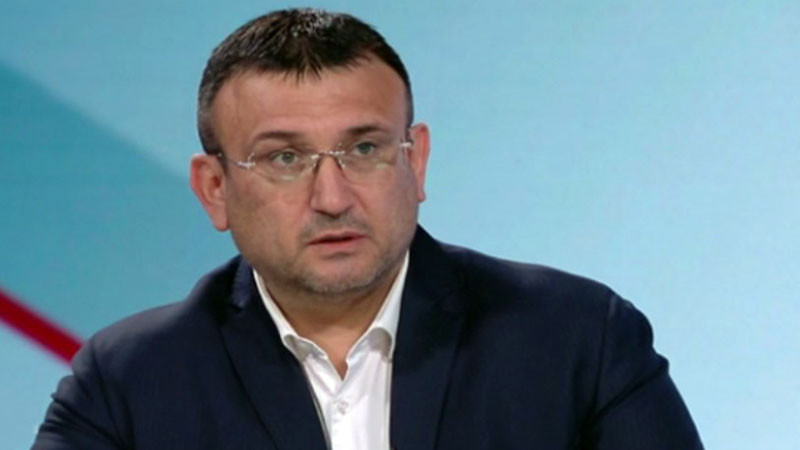 Младен Маринов за нападащите Рая Назарян: Лицемерецо, първо изкарай гредата от своето око