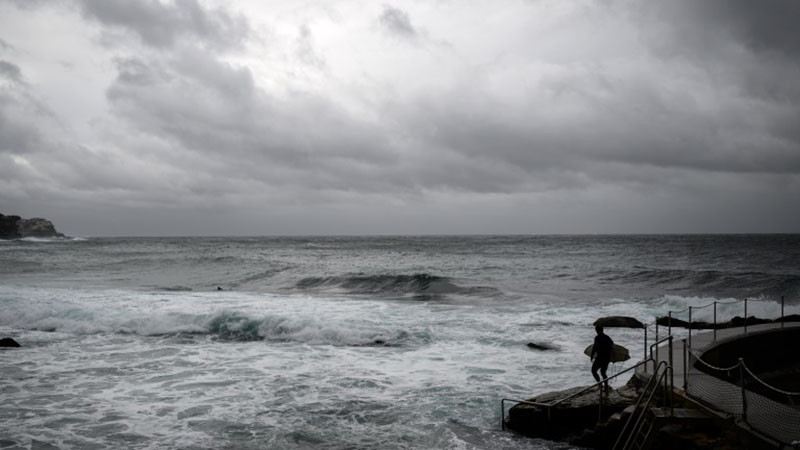 Тропически циклон остави хиляди без ток в Австралия