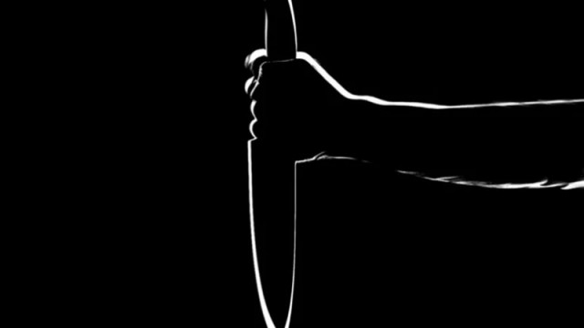 Неизвестни намушкаха младеж пред магазин в "Студентски град"