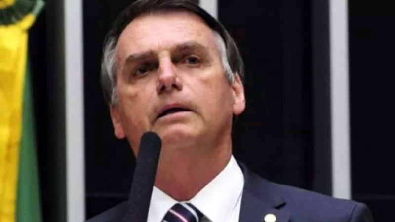 Болсонаро е в ареста, опитал да свали гривната за наблюдение, имал халюцинации