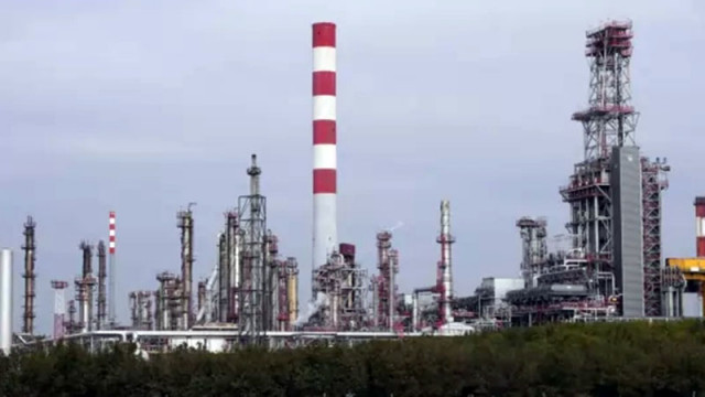 Единствената сръбска рафинерия спря работа заради US санкциите
