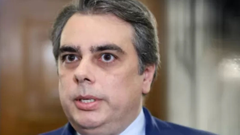 Асен Василев: Ще блокираме парламента, излъчваме заседанието на бюджетната комисия на екран пред МС