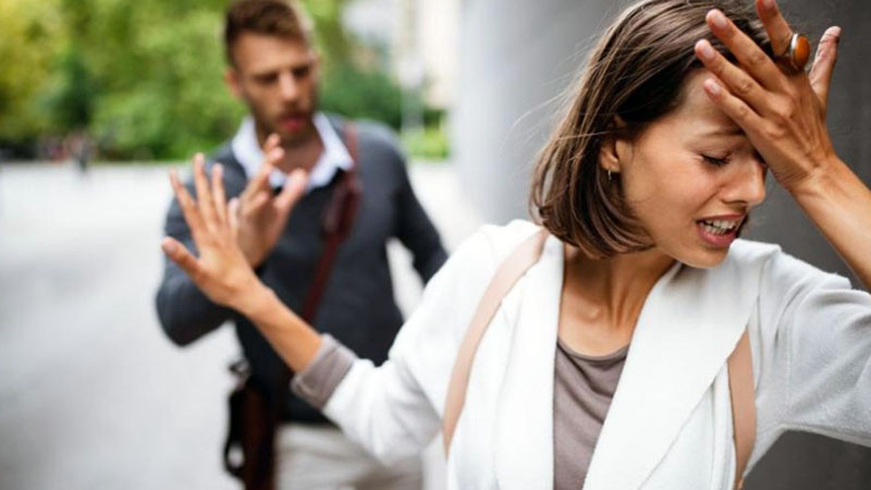 Жестока агресия във Врачанско: Мъж преби жена и я блъсна с кола