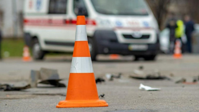 Фатален удар в дърво: Млад шофьор почина при тежък инцидент в Самоков