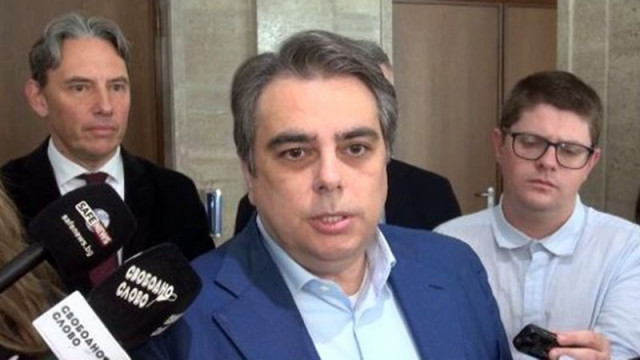 За Василев било важно, че управляващите чуха гласа на народа, след като не чуха експертите и бизнеса