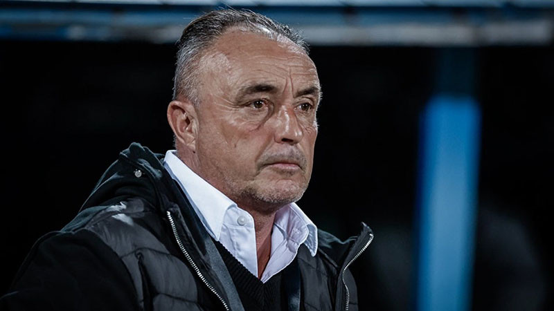 Берое обяви завръщането на Урибе