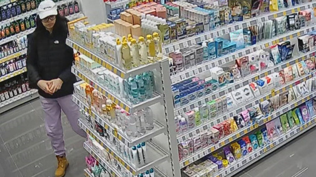 Пловдивската полиция издирва млада жена заподозряна за кражба на стоки от дрогерия на