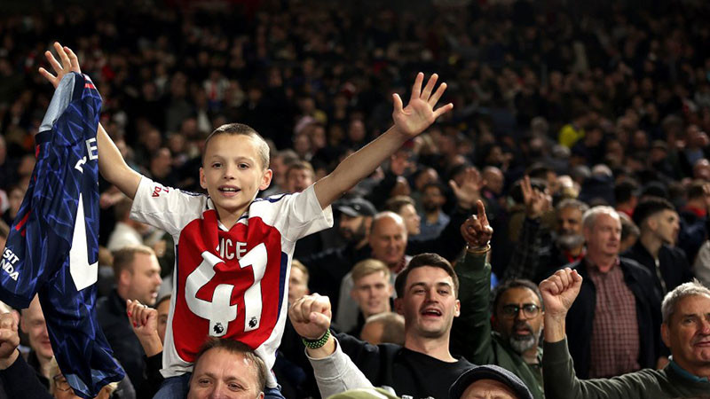 13-годишен игра за Арсенал и си запази място в историята