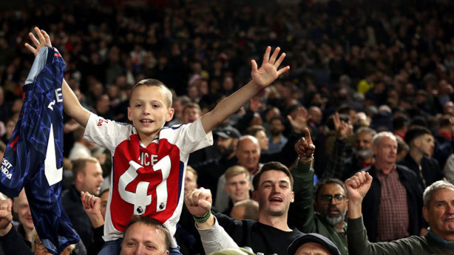 13-годишен игра за Арсенал и си запази място в историята