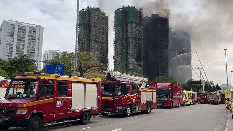 Повече от 80 са жертвите на пожара в Хонконг, има и арестувани за непредумишлено убийство