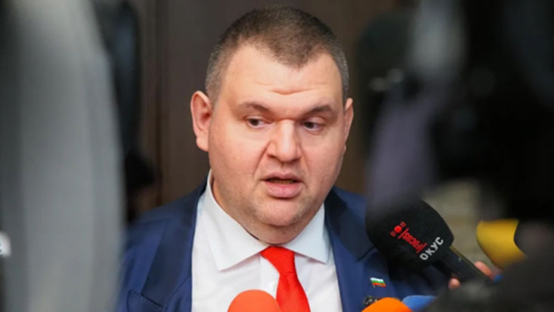 Пеевски: Няма да позволя на някой, който се изтропосал на жълтите павета, да дели хората