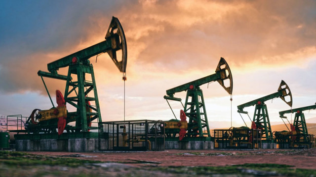 Петролът набира скорост: Двата основни сорта обръщат тренда