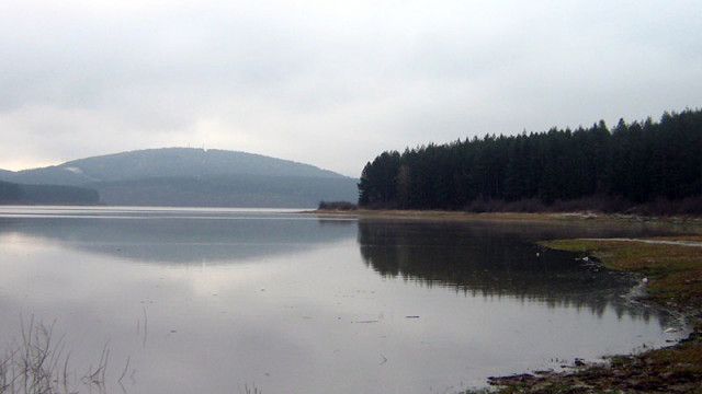 Започна контролирано изпускане на язовир "Студена", заради рязко покачване на нивото му