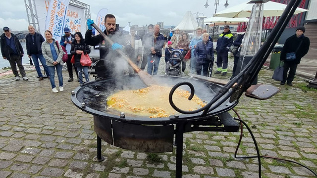 Утре е в Бургас а на 5 декември в