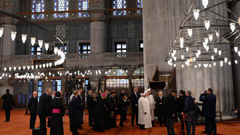 Папа Лъв XIV посети Синята джамия в Истанбул