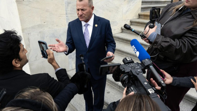 Американският конгресмен Трой Нелс обяви в събота че няма да се