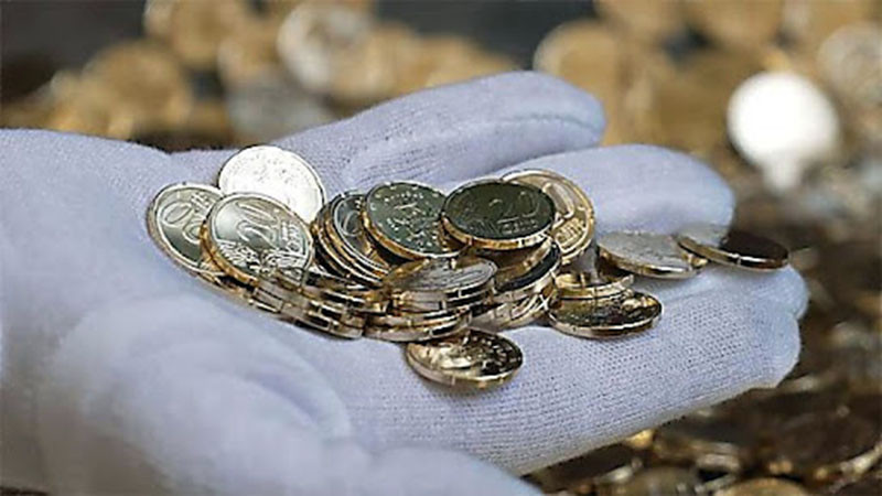 Опашка пред БНБ за стартовите комплекти с български евромонети