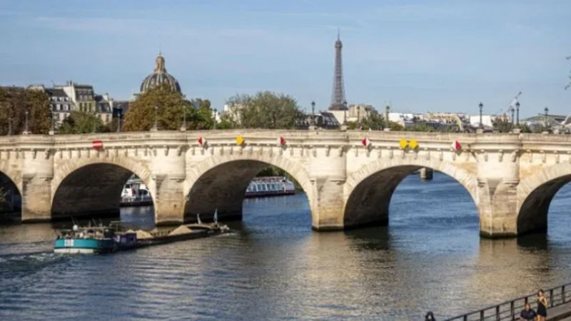 Френски синдикати свикват национална стачка днес срещу бюджета за 2026 година