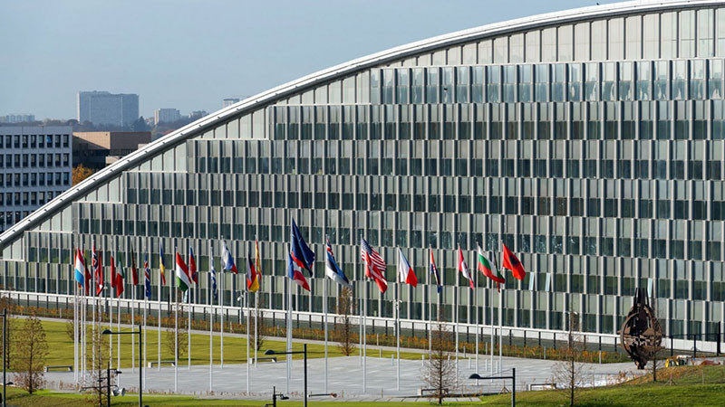 "Отговорът ще бъде съкрушителен. Точка". НАТО отговори на Путин