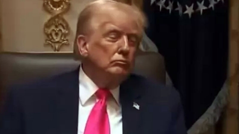 Тръмп почти заспа на няколко пъти по време на заседанието на кабинета