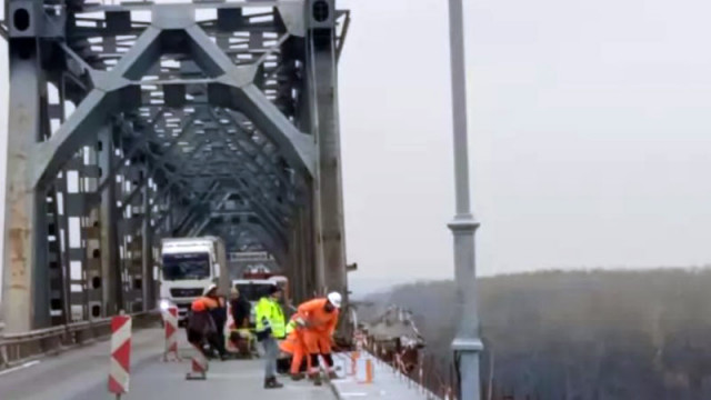 На 18 декември се възстановява движението в двете посоки по Дунав мост при Русе