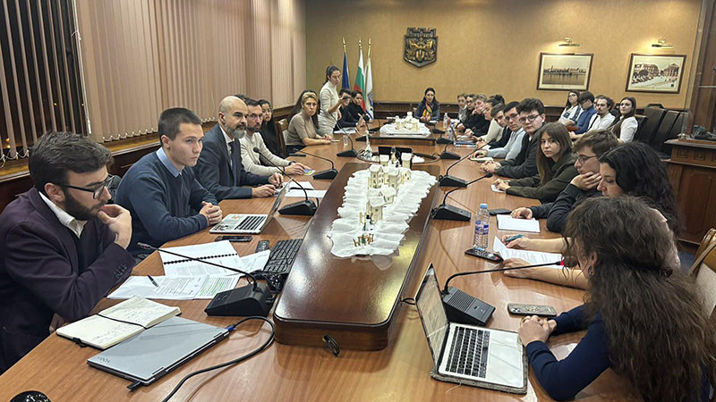 В Община Варна обсъждаха младежката политика за следващите 10 години