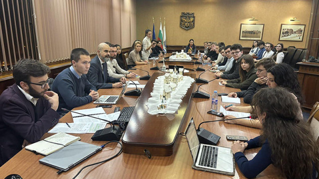 В Община Варна обсъждаха младежката политика за следващите 10 години