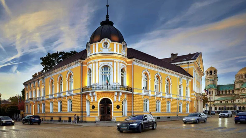 БАН иска 10% увеличение на заплатите на всички учени и 4 млн. евро за ремонт на сгради