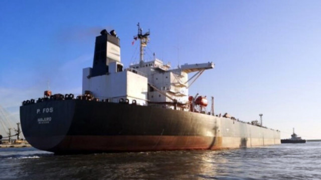 Танкер дрейфува и е на косъм да заседне край Ахтопол