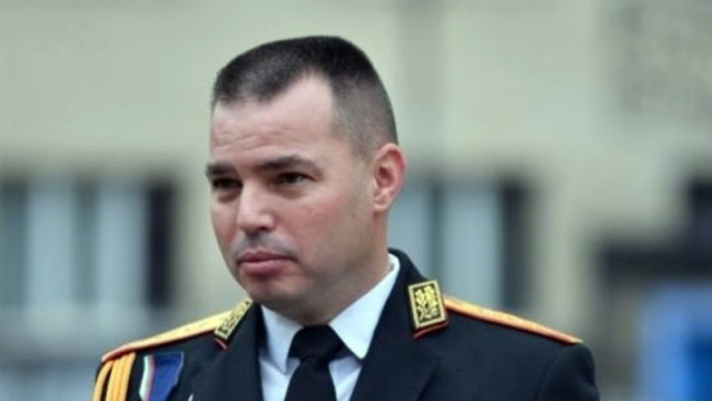 Лошото време и бурното море все още не позволяват евакуация