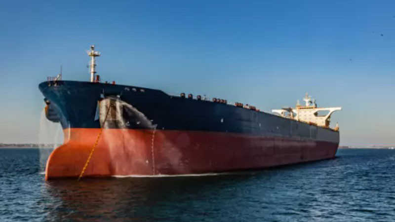 Танкерът край Ахтопол - с 10 души на борда, не превозва гориво: Защо е в наши води?