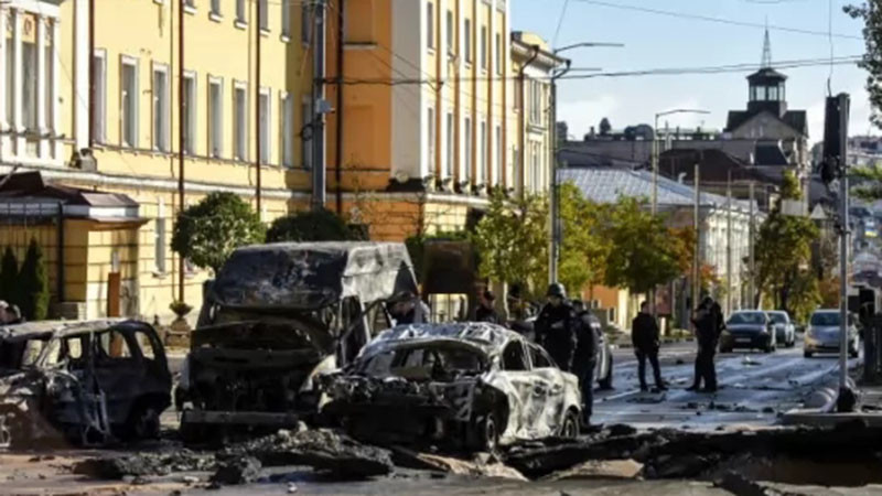 Русия нанесе удар по електропреносната мрежа в Централна Украйна, Кременчук е без ток и вода