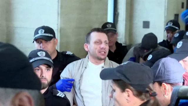 След почти 8 часово заседание Софийският районен съд остави в