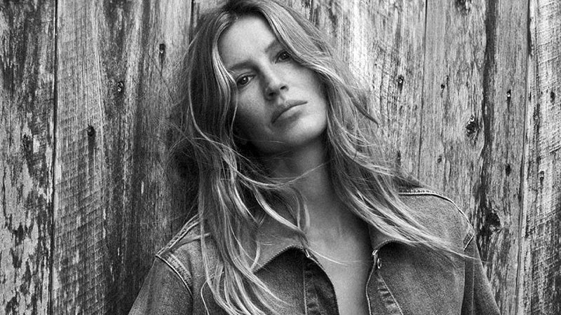 Стилна идея за коледен подарък: елегантно бельо, пижами и халати -идеалните коледни подаръци