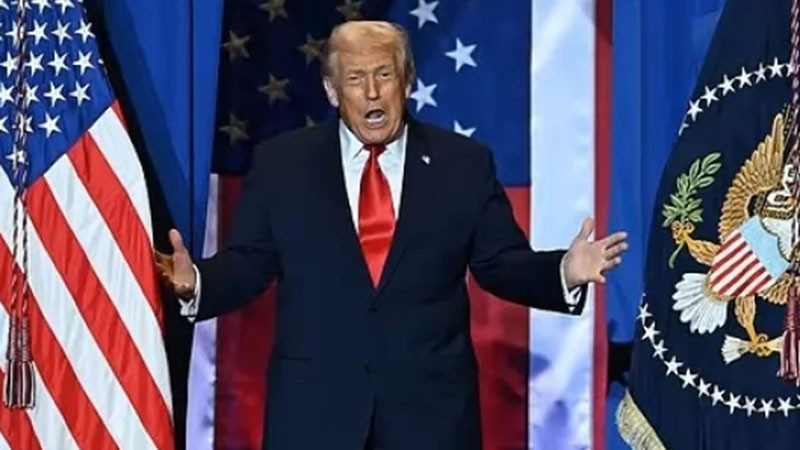 Тръмп иска всички чужденци да показват 5-годишна история на социалните си мрежи на влизане в САЩ