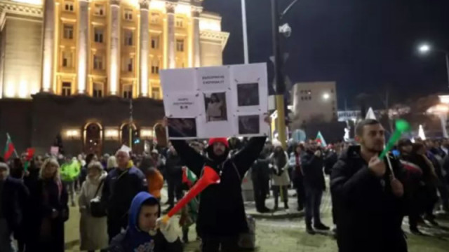 Драма на протеста в София Две деца са били изгубени