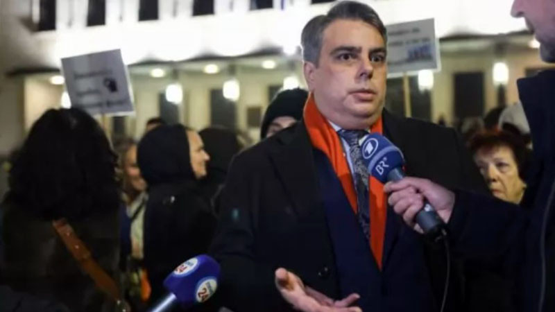 Асен Василев: Протестите ще продължат, докато правителството не подаде оставка