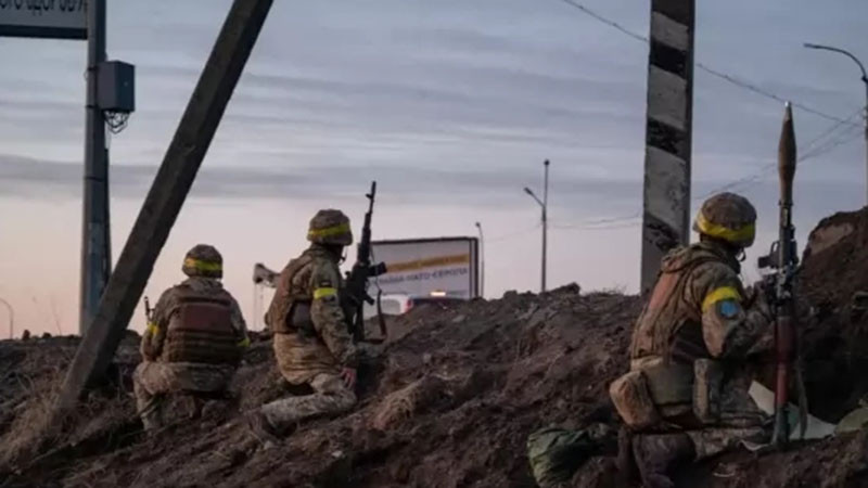 Обкръжените в Мирноград морски пехотинци от ВСУ изобличиха Сирски в лъжа