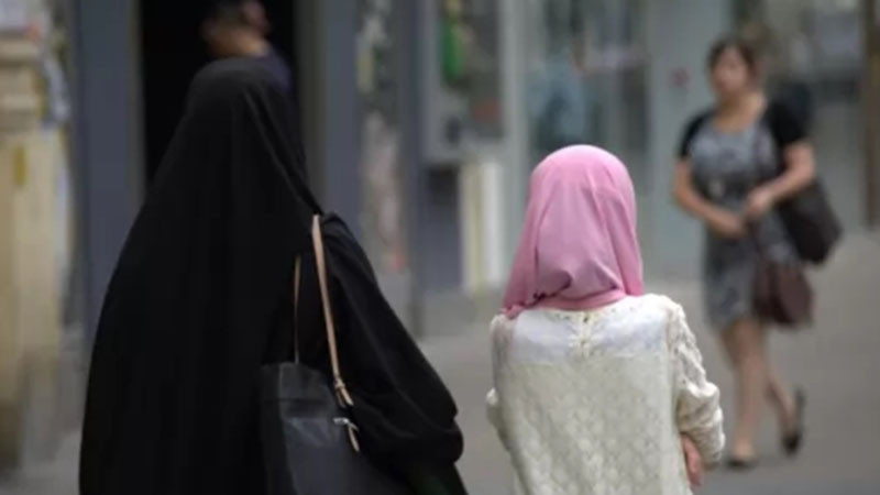 Австрийският парламент забрани забрадките в училище за момичета до 14 години