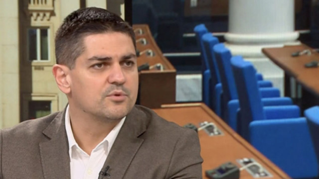 Лидерът на МЕЧ Радостин Василев призова президента Румен Радев да