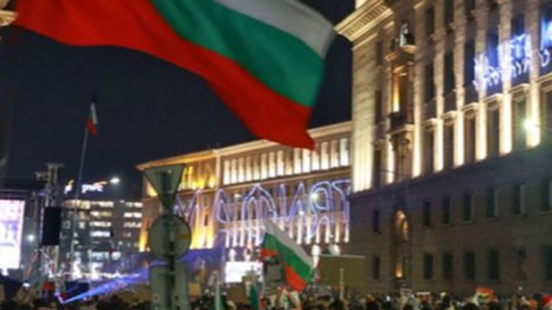 Британски медии за ситуацията в България: Оставка след серия от мащабни протести