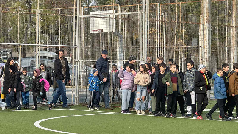 Открит урок за екипната работа на кучета и полицаи